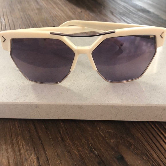 Kendall & Kylie Accessories - Designer Sunglass NWT $190